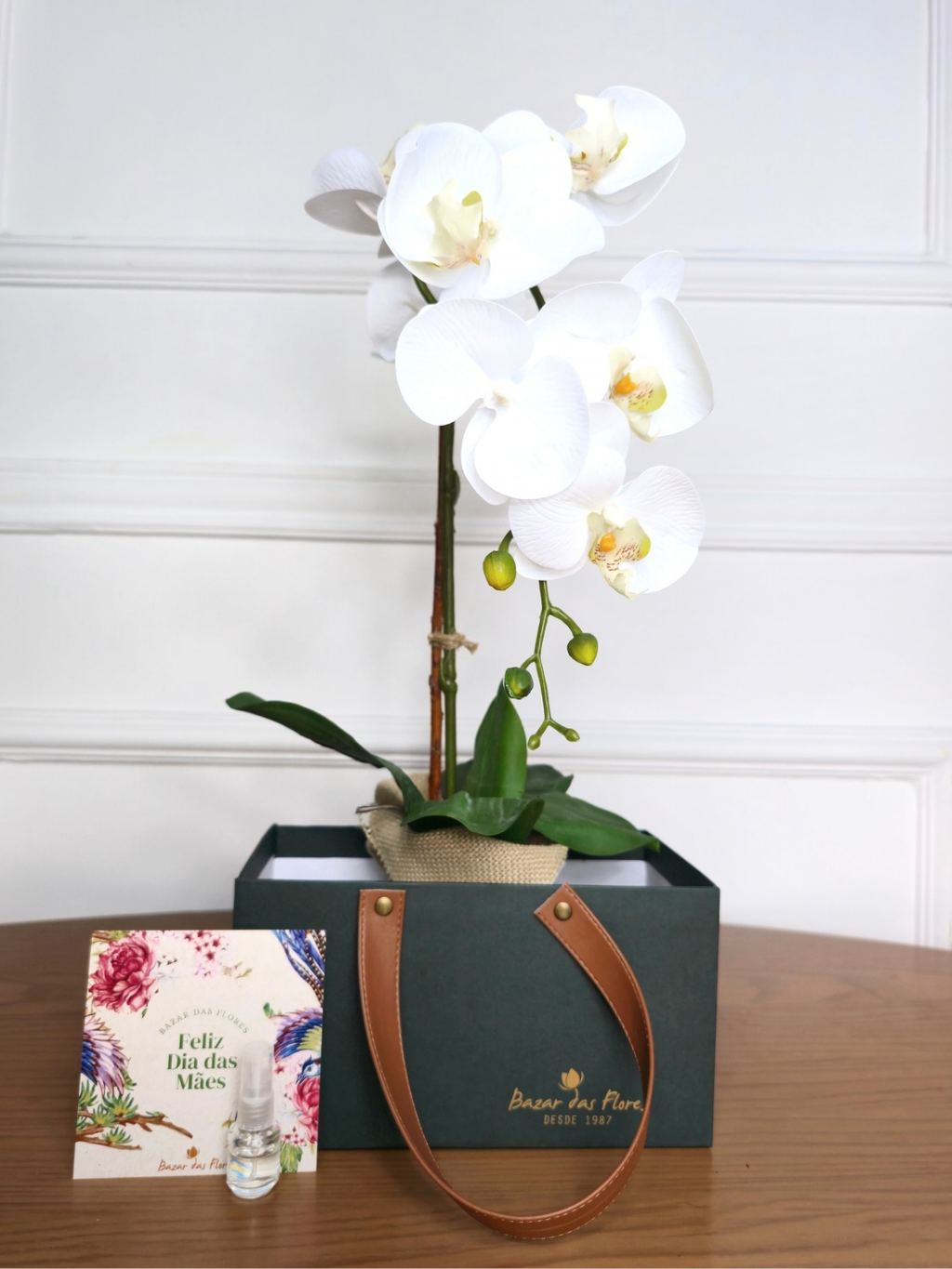 Arranjo Permanente Orquídea Branca Juta (Box Dia das Mães)